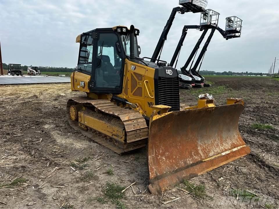 CAT D3 Buldožeri gusjeničari