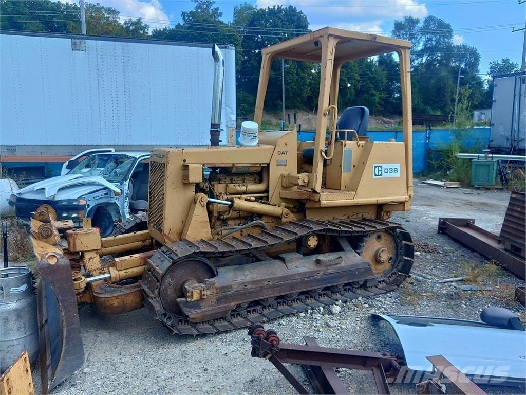 CAT D3B Buldožeri gusjeničari