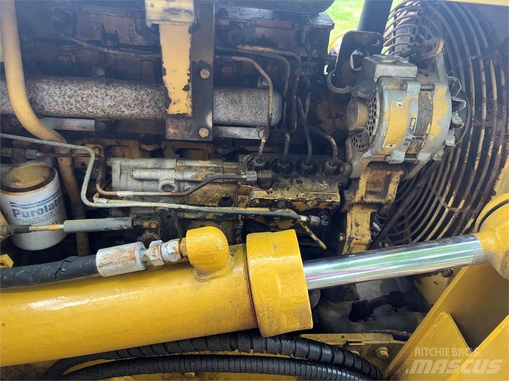 CAT D3B Buldožeri gusjeničari
