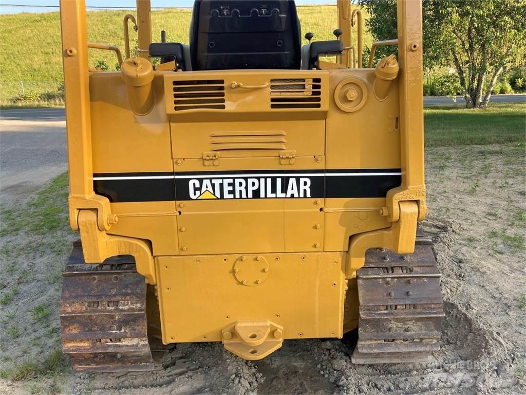 CAT D3C Buldožeri gusjeničari