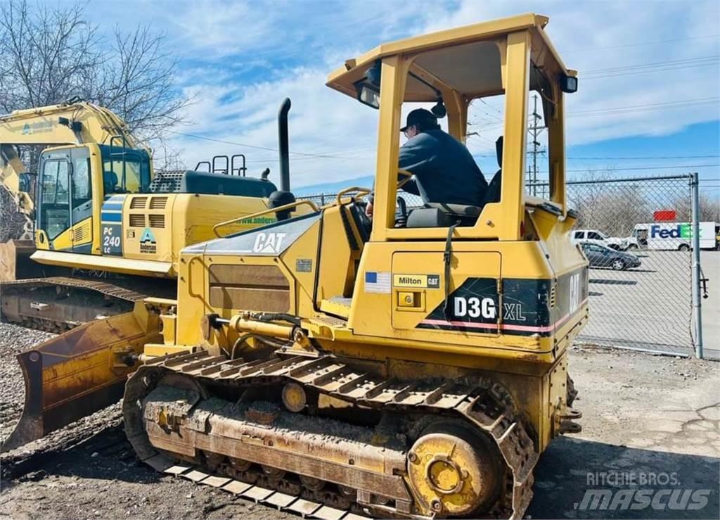 CAT D3G XL Buldožeri gusjeničari
