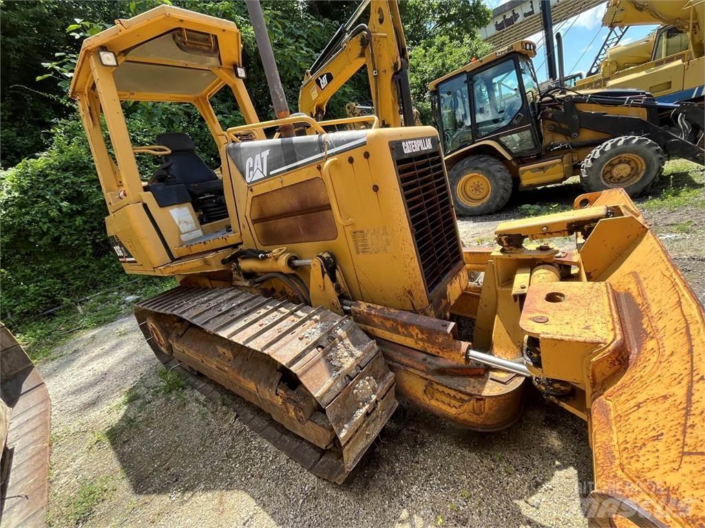 CAT D3G XL Buldožeri gusjeničari