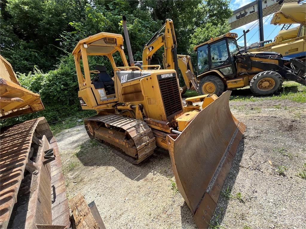 CAT D3G XL Buldožeri gusjeničari
