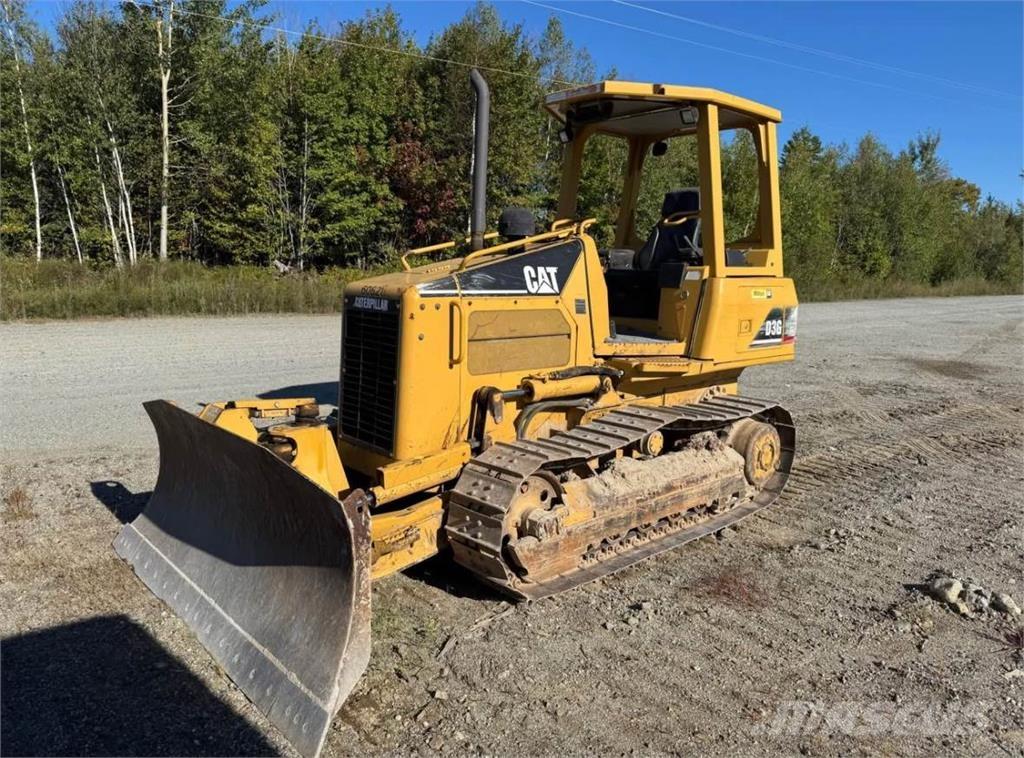 CAT D3G XL Buldožeri gusjeničari