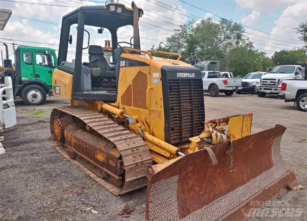 CAT D3K XL Buldožeri gusjeničari