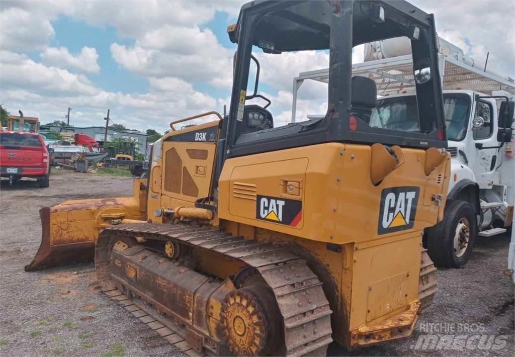 CAT D3K XL Buldožeri gusjeničari