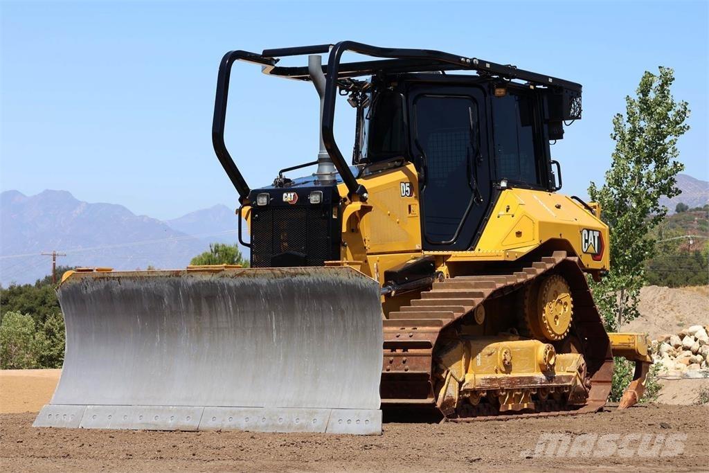 CAT D5 XL Buldožeri gusjeničari