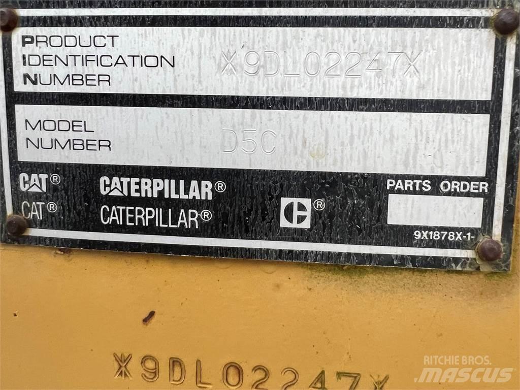 CAT D5C Buldožeri gusjeničari