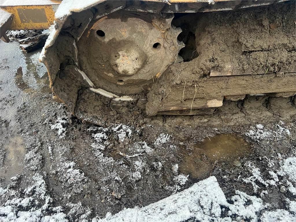 CAT D5C Buldožeri gusjeničari