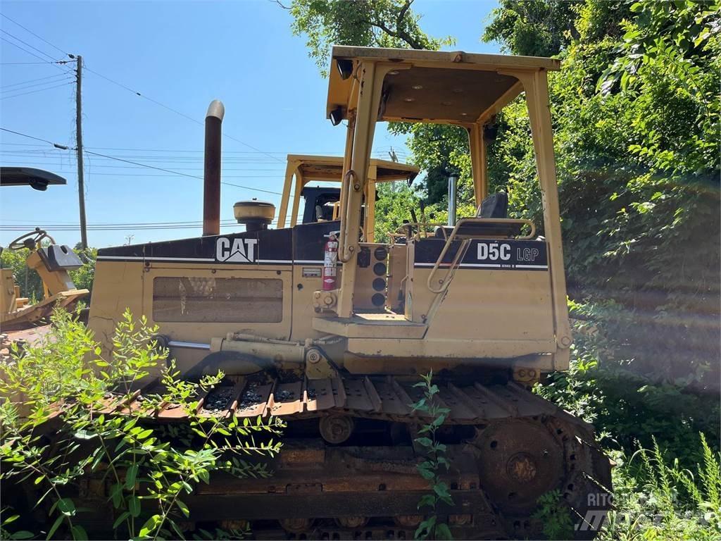 CAT D5C Buldožeri gusjeničari