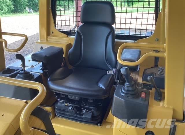 CAT D5G XL Buldožeri gusjeničari