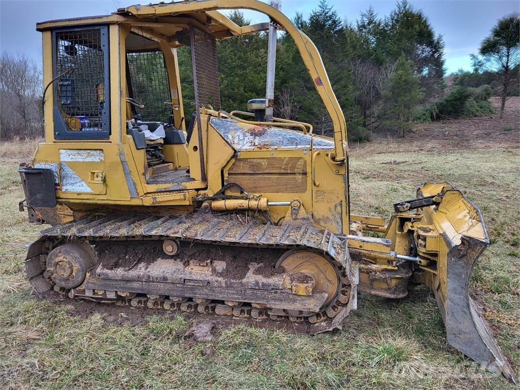 CAT D5G XL Buldožeri gusjeničari