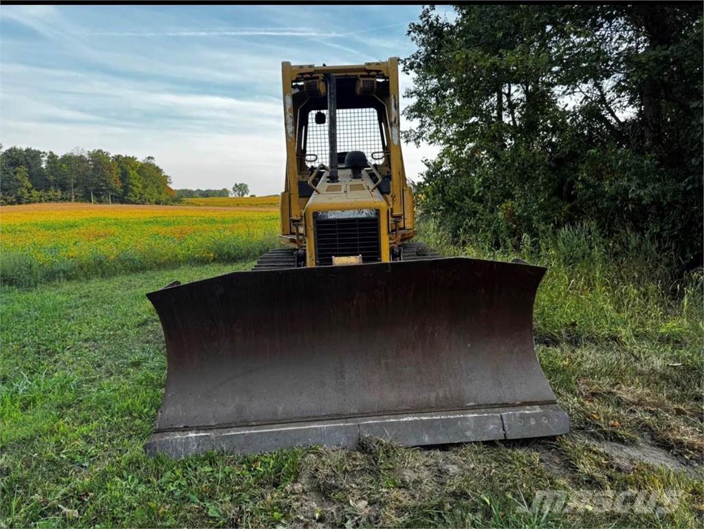 CAT D5G XL Buldožeri gusjeničari
