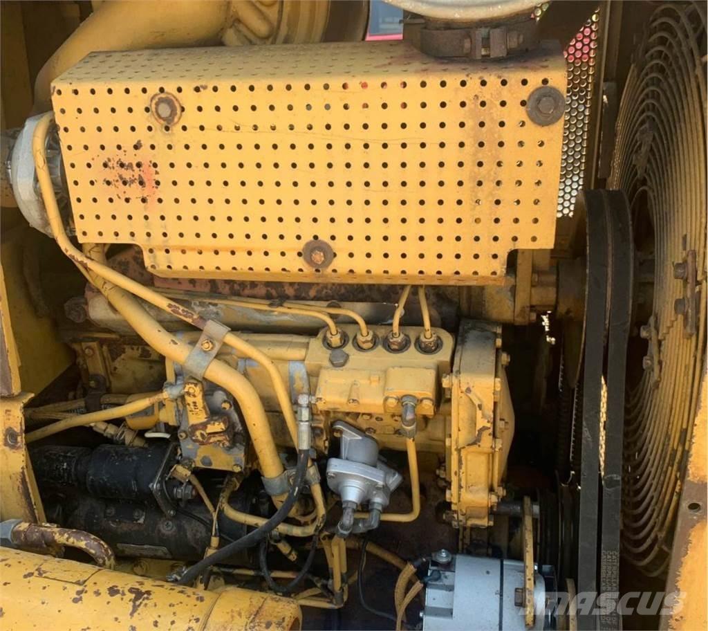 CAT D5H Buldožeri gusjeničari