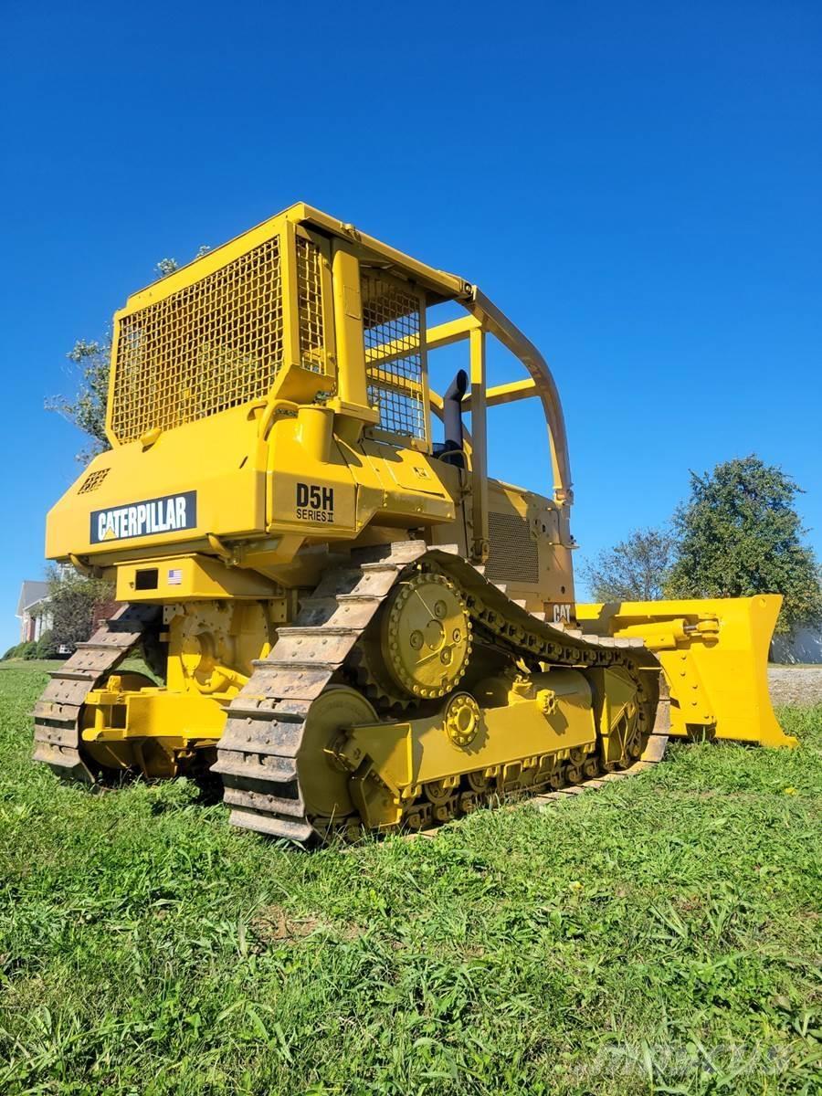 CAT D5H Buldožeri gusjeničari
