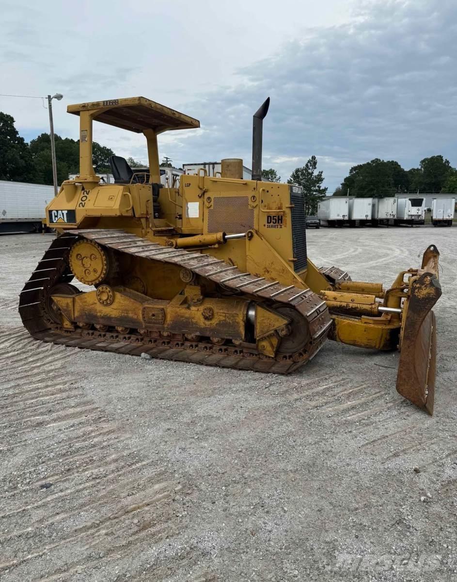 CAT D5H II Buldožeri gusjeničari