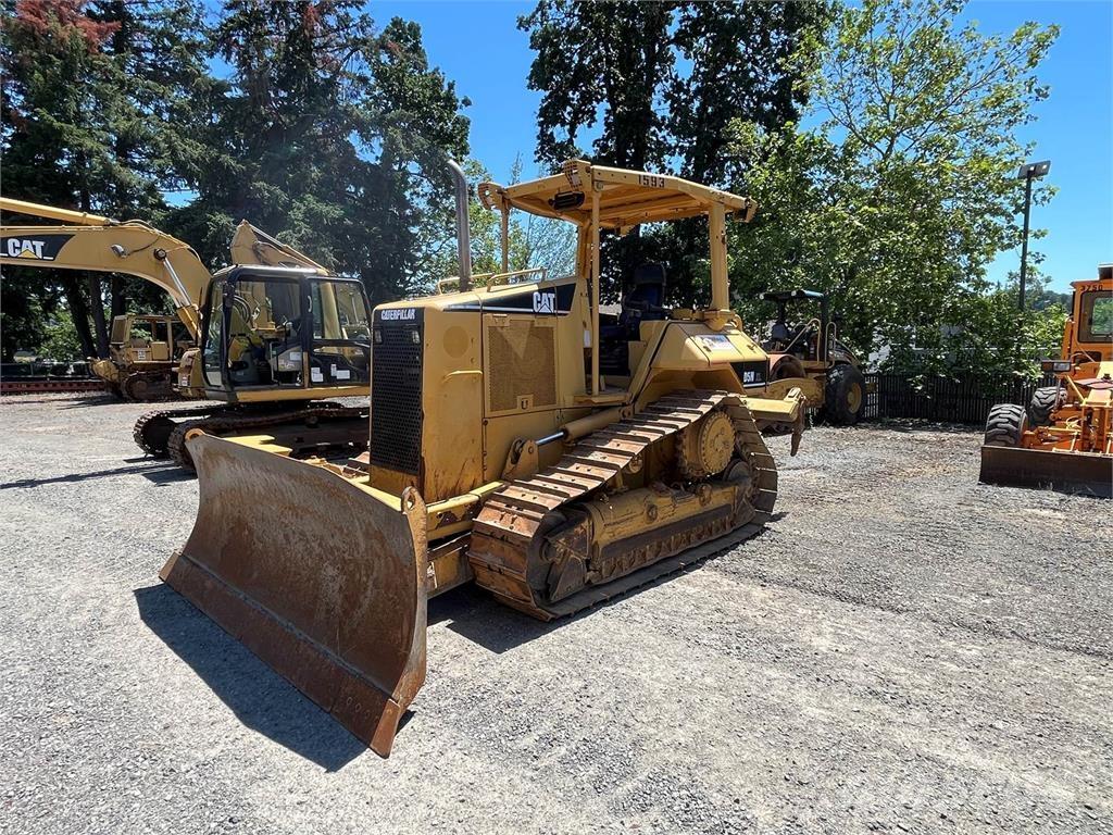 CAT D5N Buldožeri gusjeničari