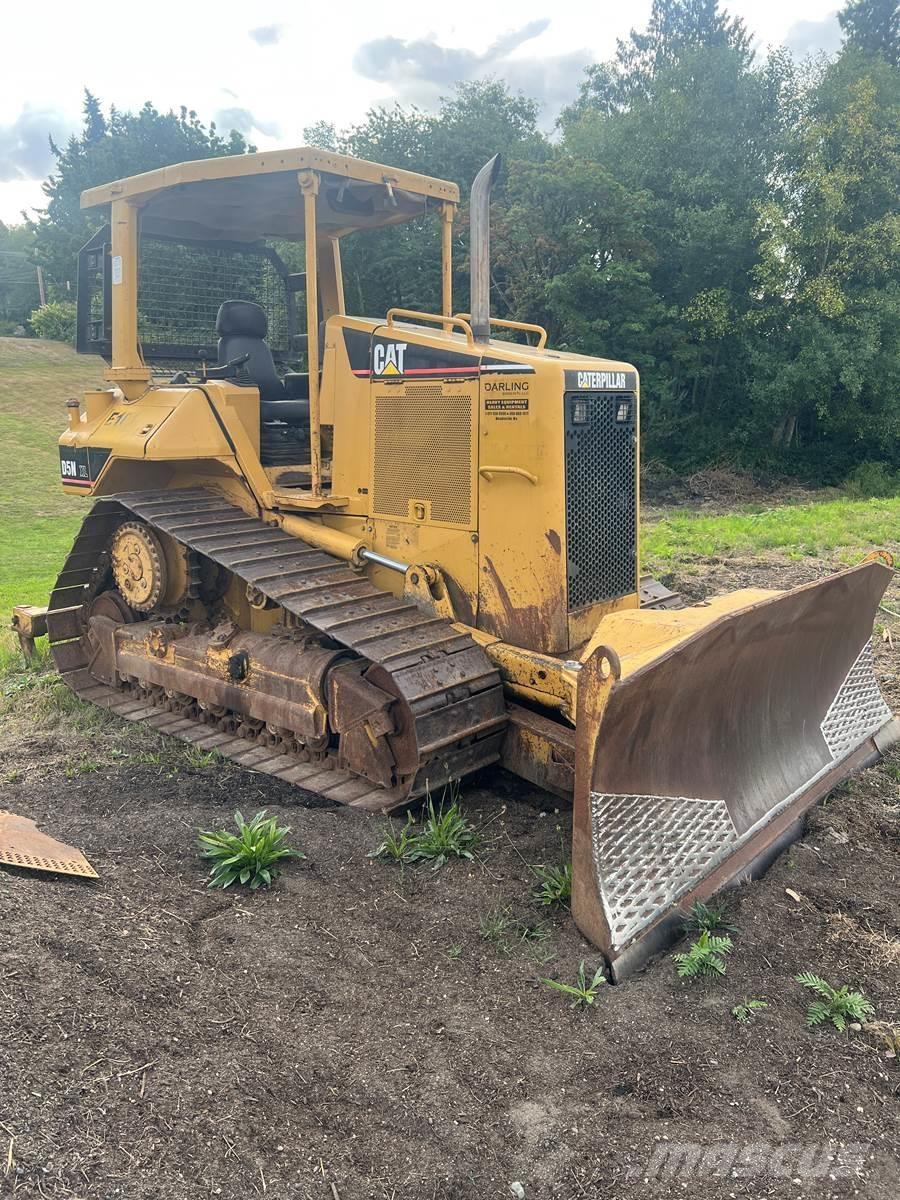 CAT D5N Buldožeri gusjeničari