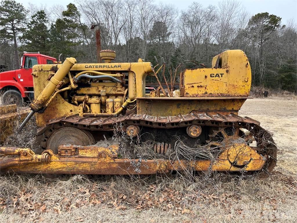 CAT D6 Buldožeri gusjeničari