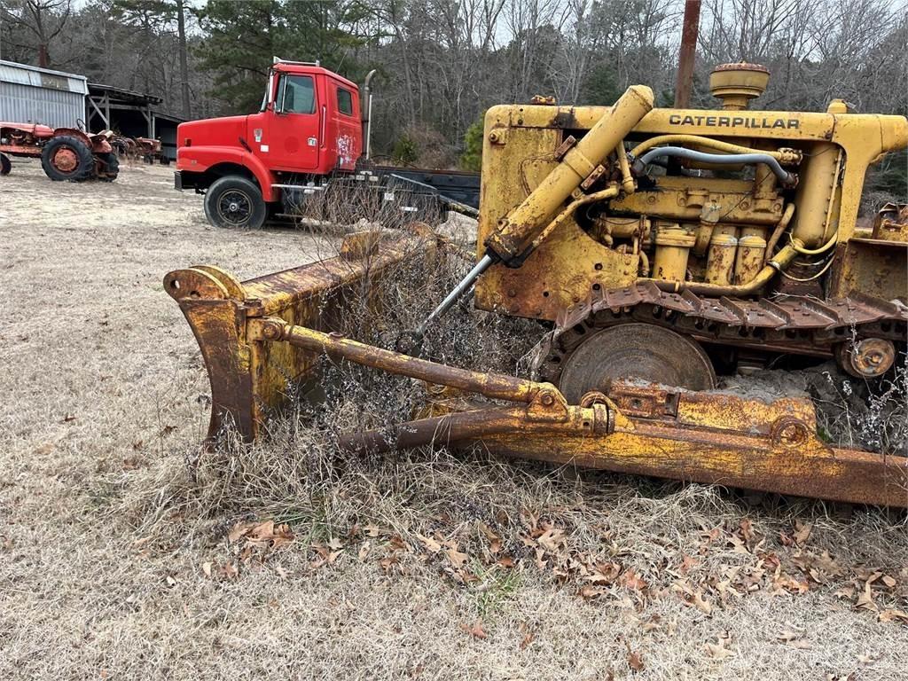 CAT D6 Buldožeri gusjeničari