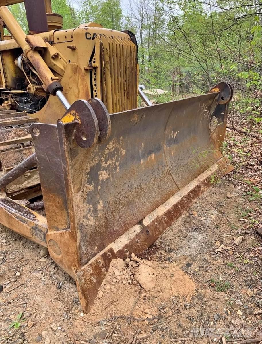 CAT D6C Buldožeri gusjeničari