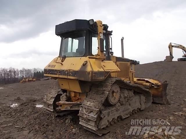 CAT D6M Buldožeri gusjeničari