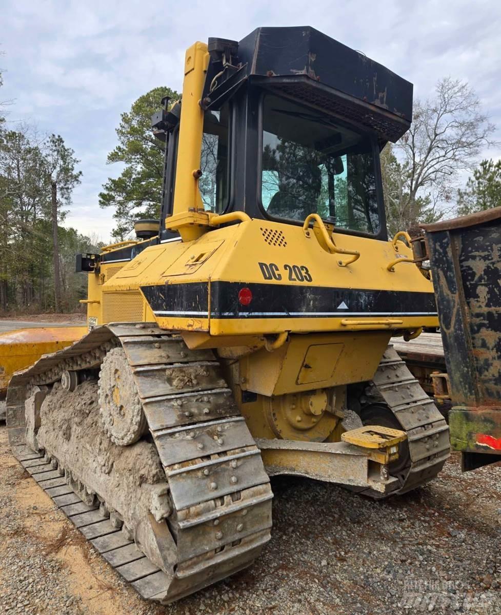 CAT D6M XL Buldožeri gusjeničari