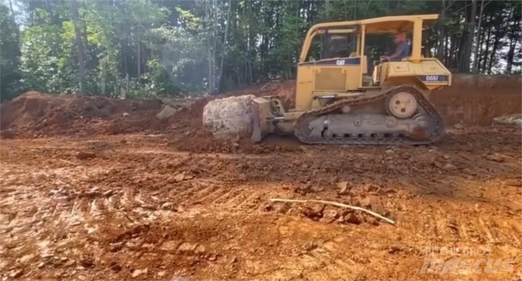 CAT D6M XL Buldožeri gusjeničari