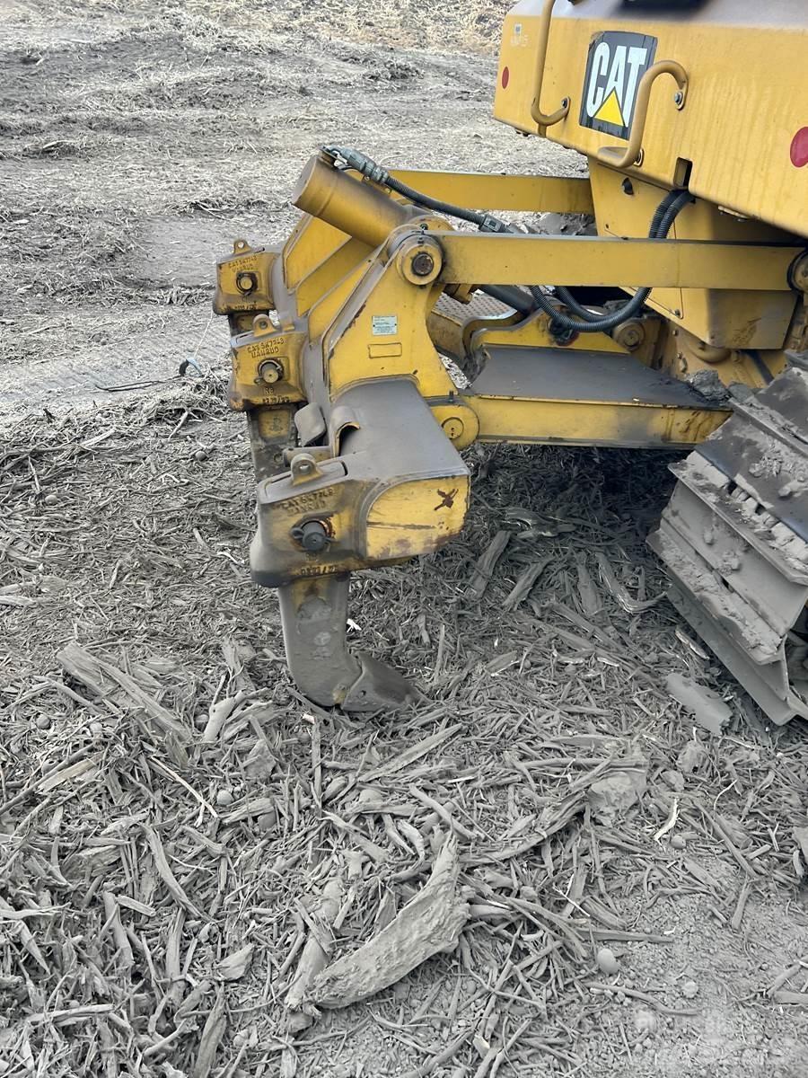 CAT D6N XL Buldožeri gusjeničari