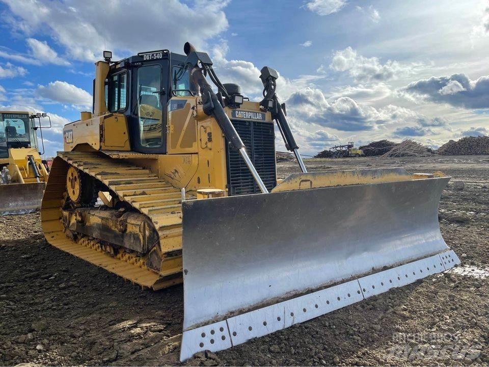 CAT D6T Buldožeri gusjeničari