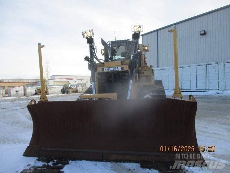 CAT D6T Buldožeri gusjeničari