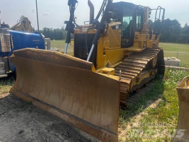 CAT D6T Buldožeri gusjeničari