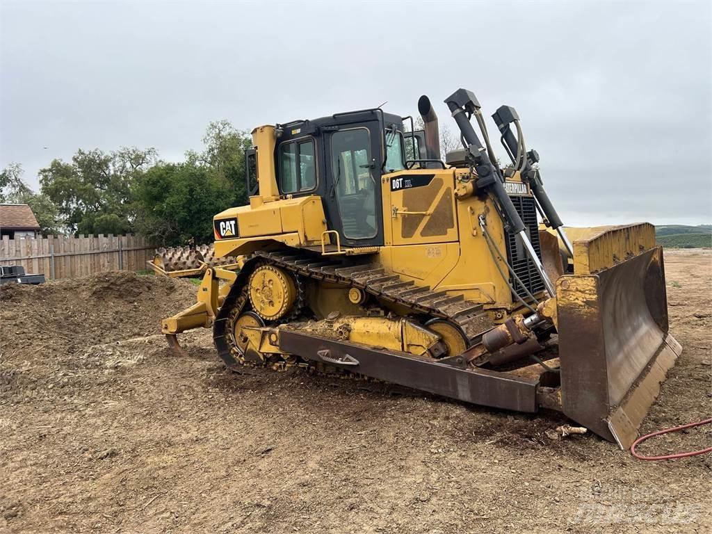 CAT D6T XL Buldožeri gusjeničari