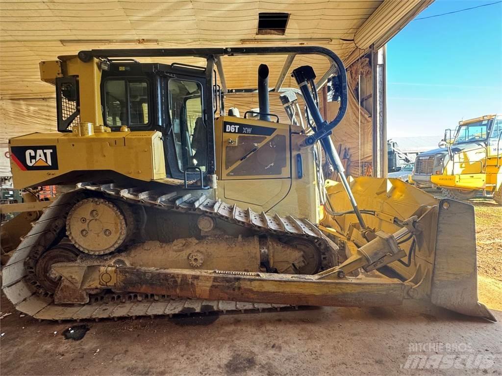 CAT D6T XW Buldožeri gusjeničari