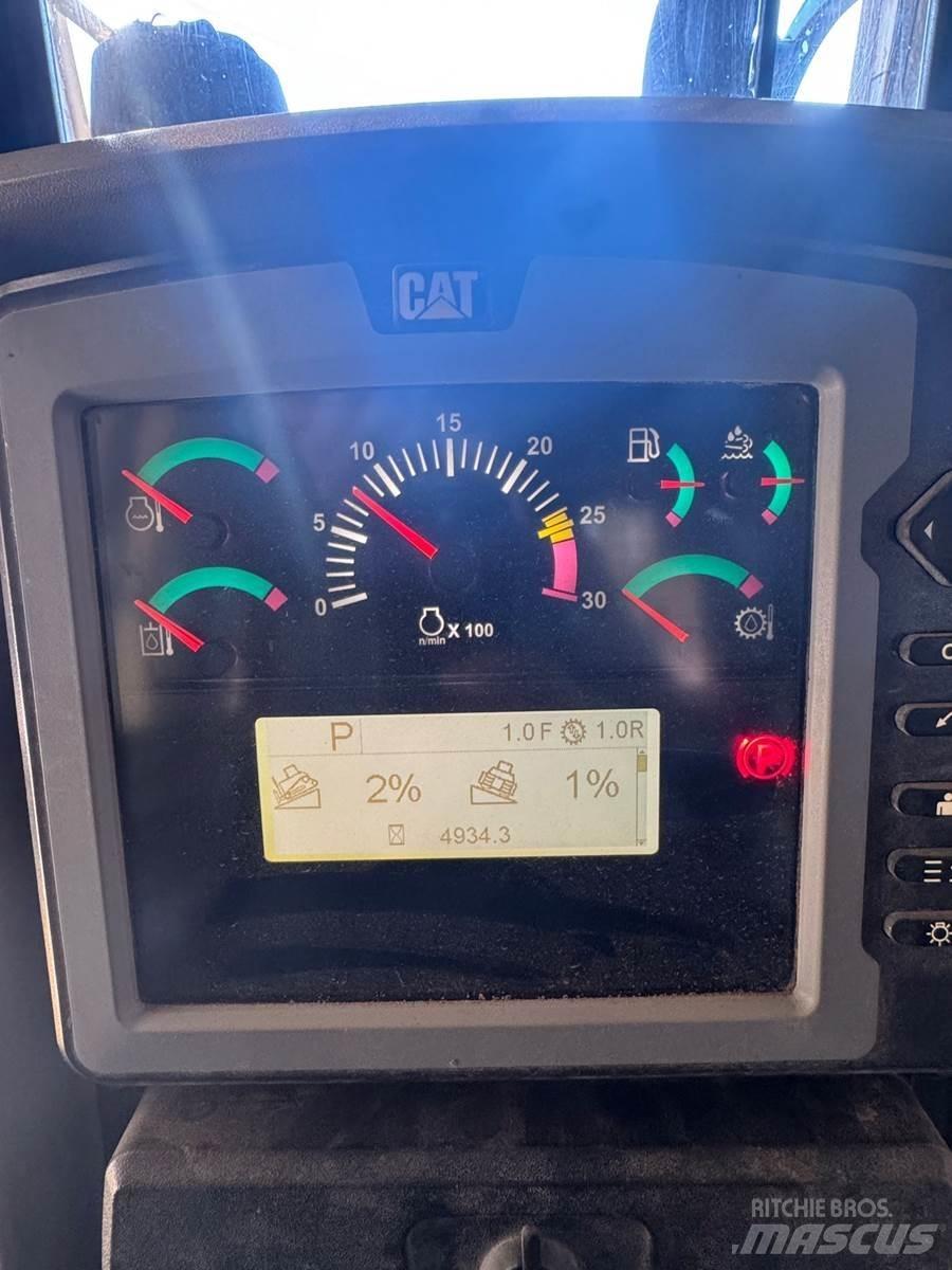 CAT D6T XW Buldožeri gusjeničari