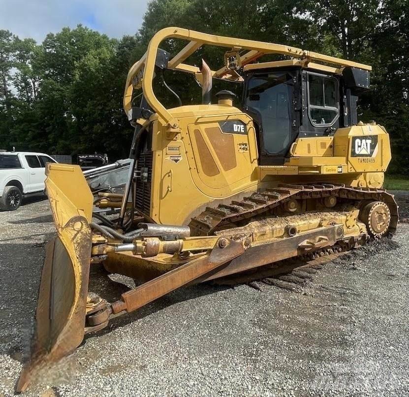 CAT D7E Buldožeri gusjeničari