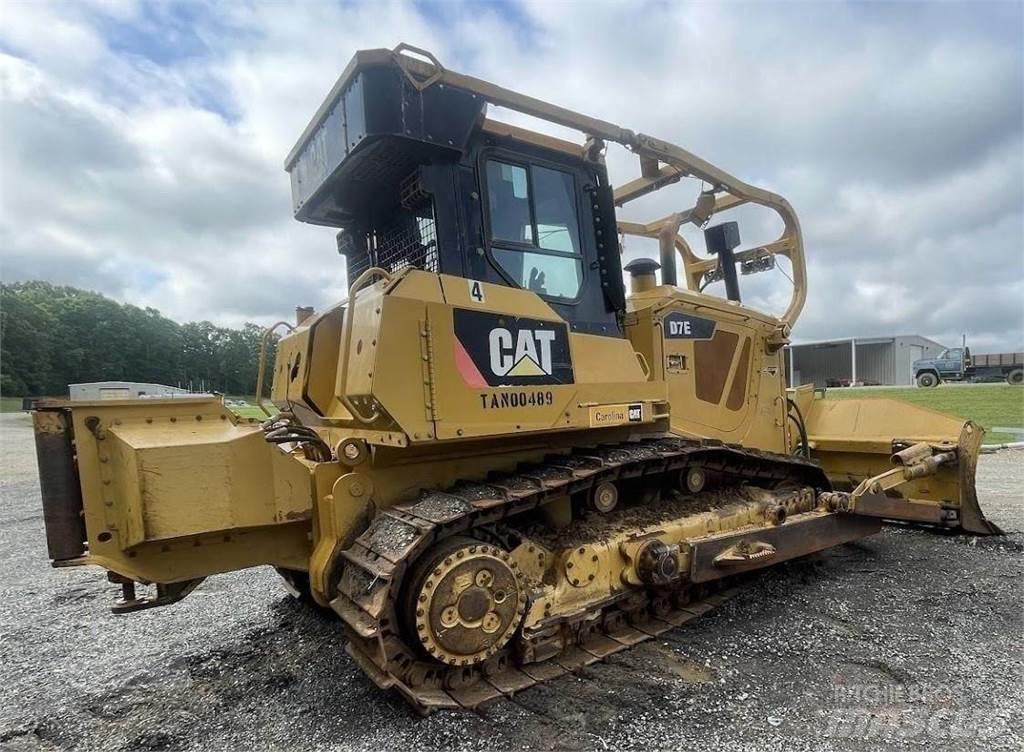 CAT D7E Buldožeri gusjeničari