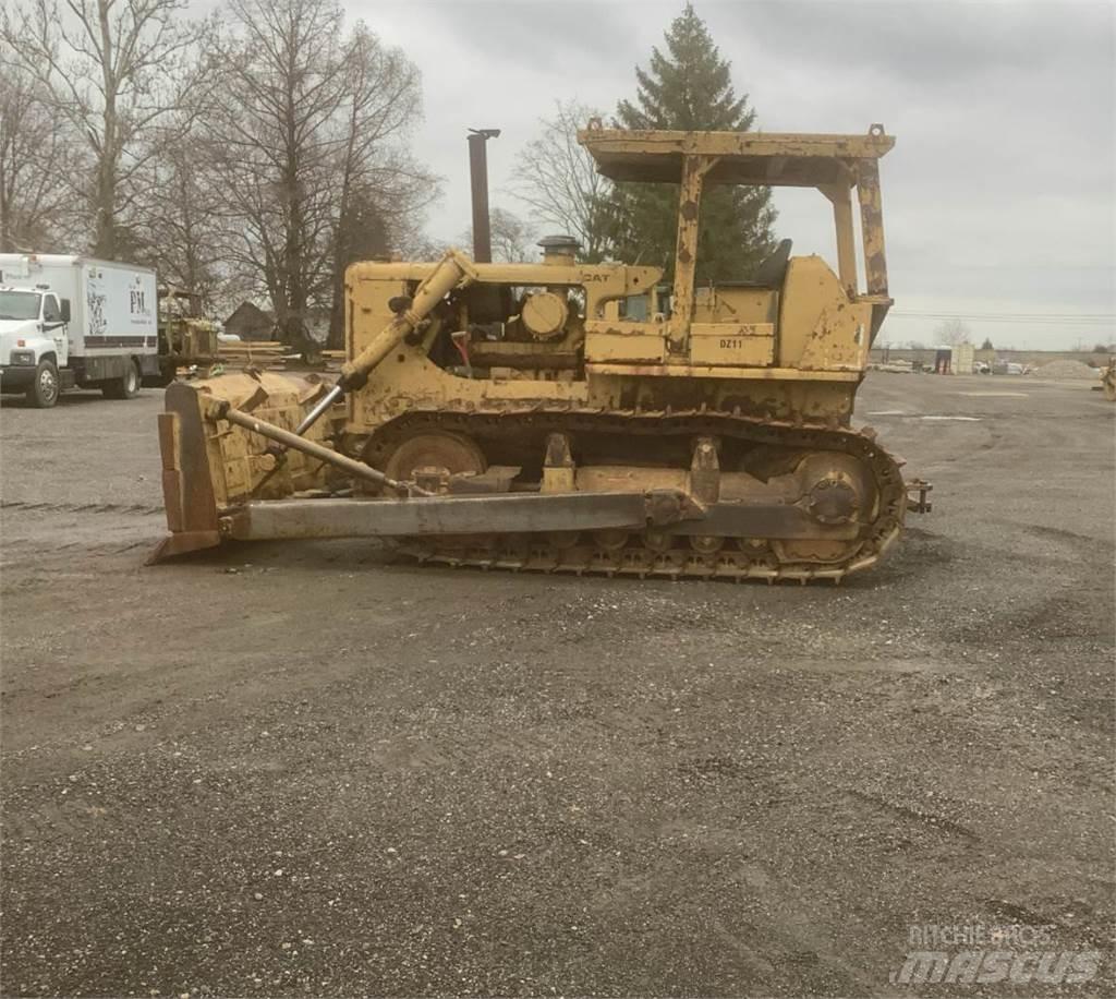 CAT D7F Buldožeri gusjeničari