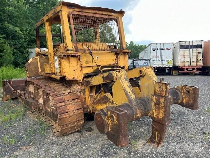 CAT D7F Buldožeri gusjeničari