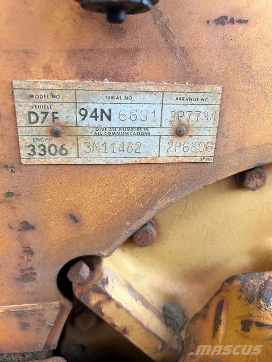 CAT D7F Buldožeri gusjeničari