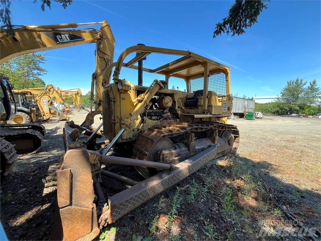 CAT D7G Buldožeri gusjeničari