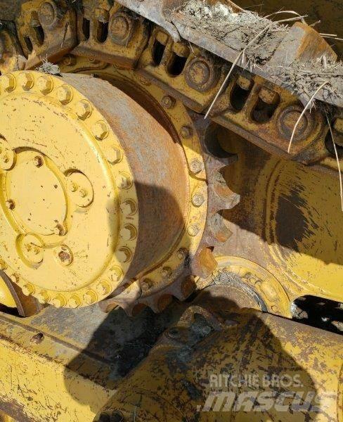 CAT D7R Buldožeri gusjeničari