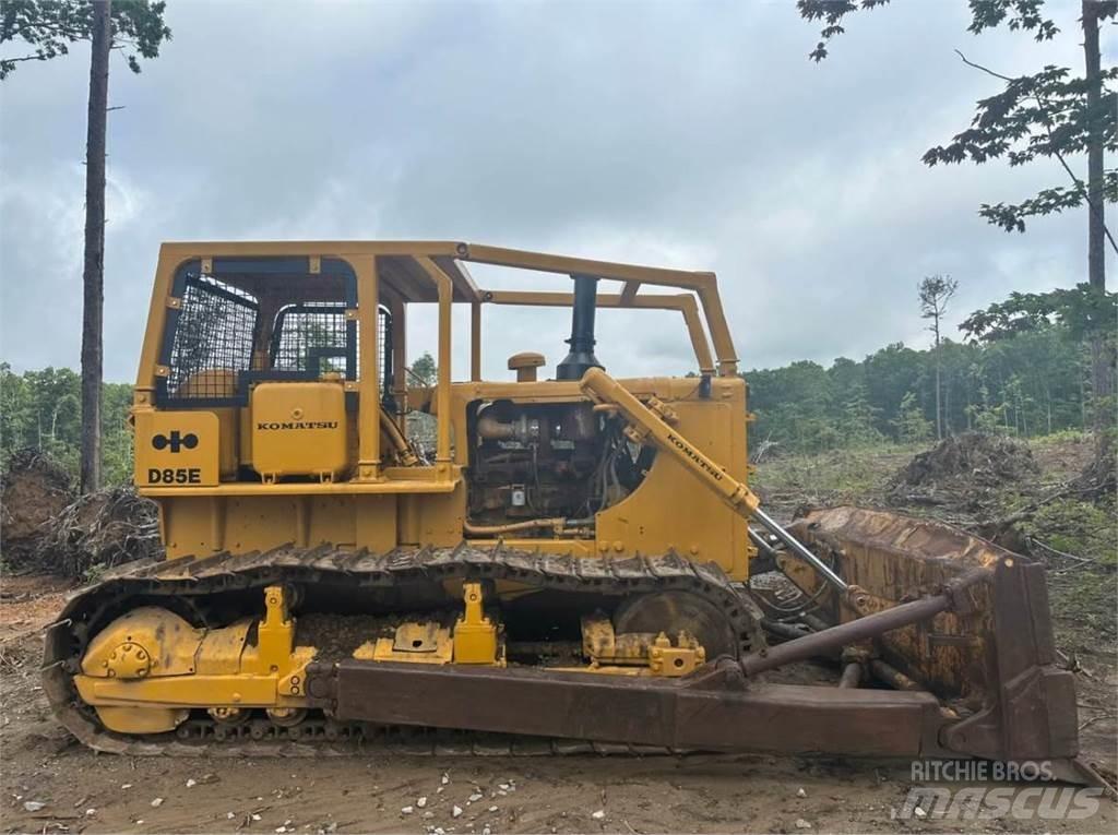 CAT D85E Buldožeri gusjeničari