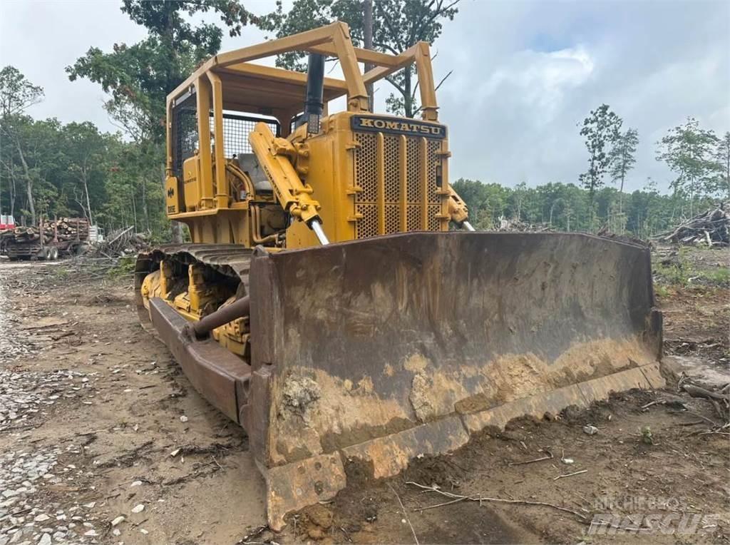 CAT D85E Buldožeri gusjeničari
