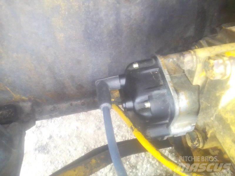 CAT D8H Buldožeri gusjeničari