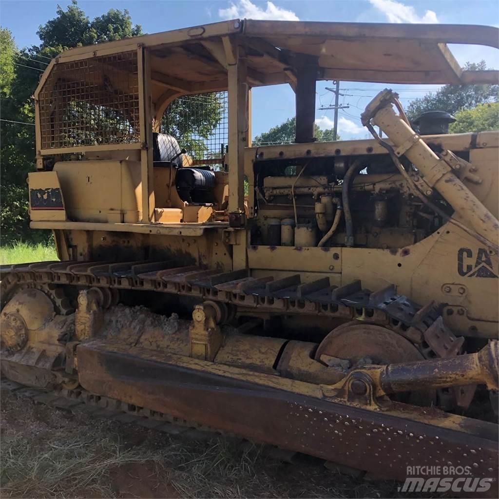 CAT D8H Buldožeri gusjeničari