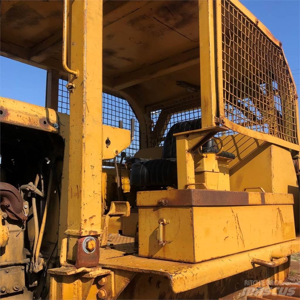 CAT D8H Buldožeri gusjeničari
