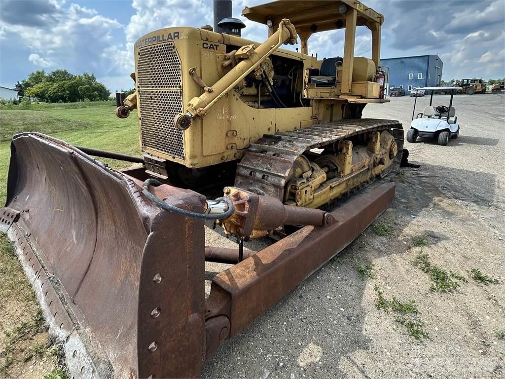CAT D8H Buldožeri gusjeničari