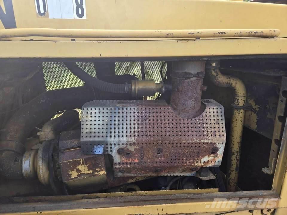 CAT D8N Buldožeri gusjeničari