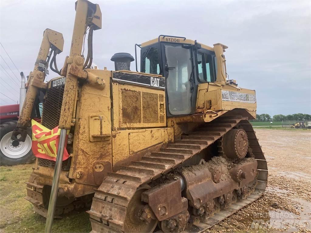 CAT D8R Buldožeri gusjeničari